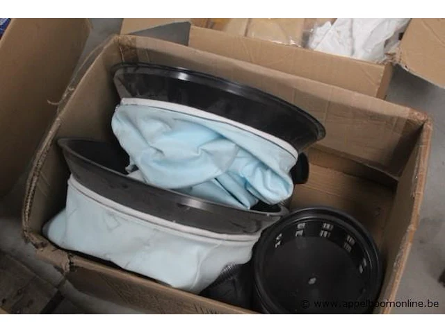 Lot diverse stofzuiger onderdelen wo. filters - afbeelding 3 van  6