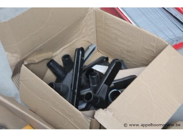 Lot diverse stofzuiger onderdelen wo. filters - afbeelding 5 van  6