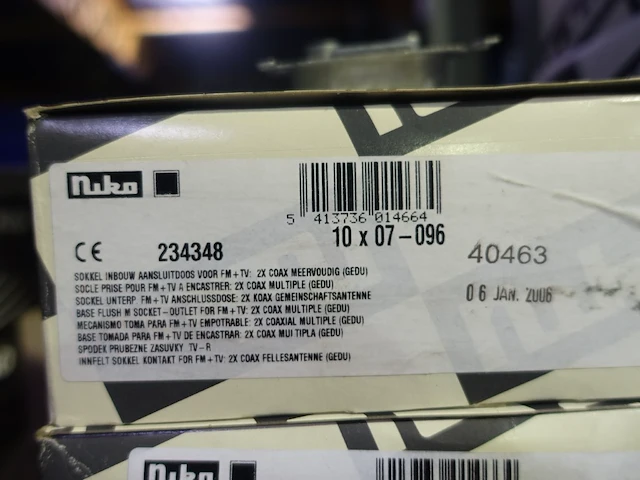 Lot diverse toebehoren elektronica niko - afbeelding 2 van  12