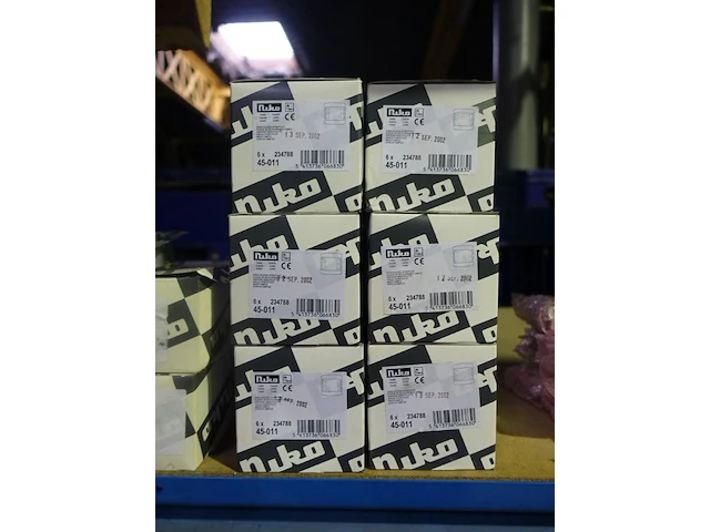 Lot diverse toebehoren elektronica niko - afbeelding 3 van  12
