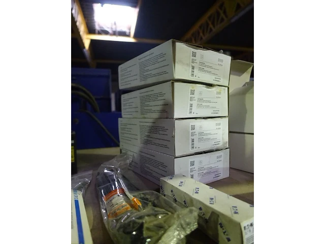 Lot diverse toebehoren elektronica - afbeelding 4 van  26