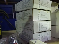 Lot diverse toebehoren elektronica - afbeelding 4 van  26