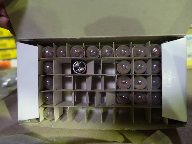 Lot diverse toebehoren elektronica - afbeelding 13 van  26