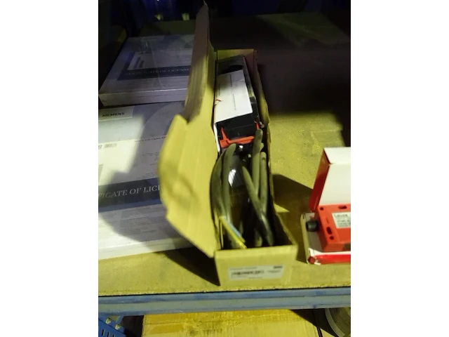 Lot diverse toebehoren elektronica - afbeelding 11 van  15