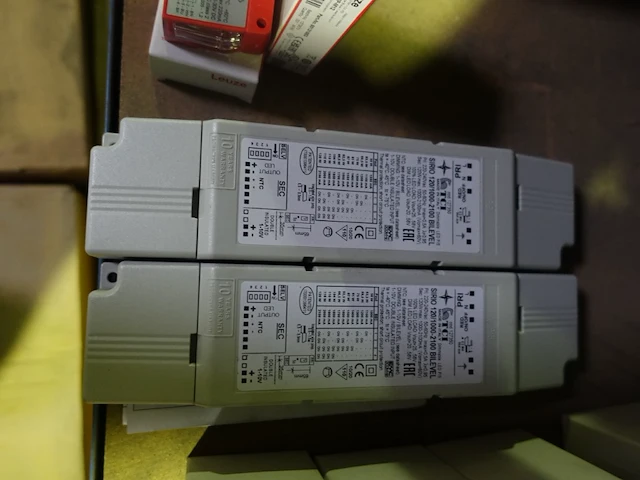 Lot diverse toebehoren elektronica - afbeelding 15 van  15