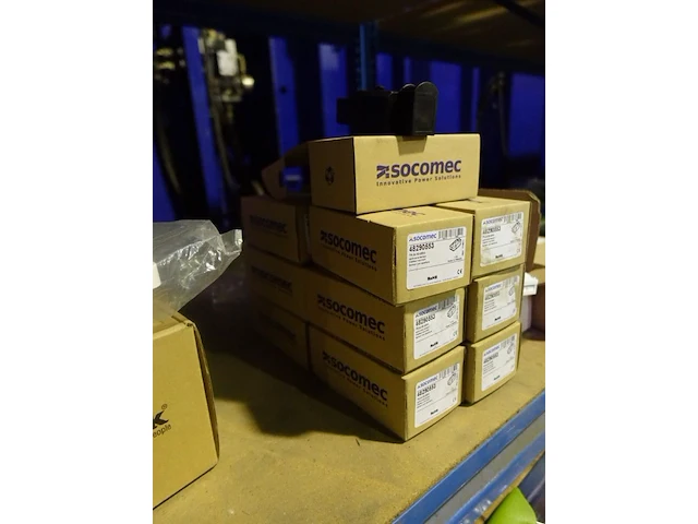 Lot diverse toebehoren elektronica - afbeelding 4 van  7