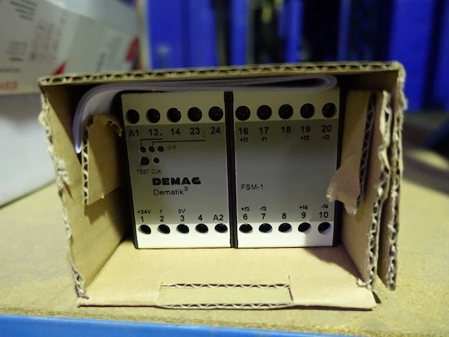 Lot diverse toebehoren elektronica - afbeelding 5 van  7