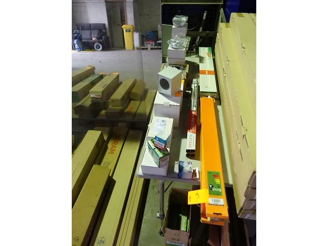 Lot diverse verlichting - afbeelding 1 van  16