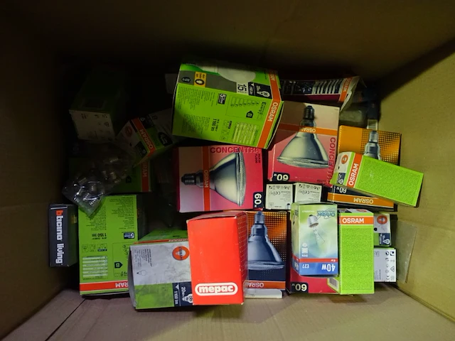 Lot diverse verlichting - afbeelding 1 van  11