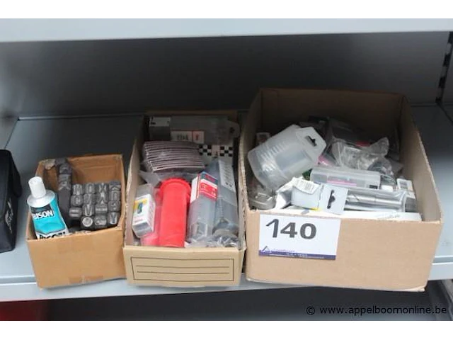 Lot diverse wo. boren, schuurpads, enz - afbeelding 1 van  4