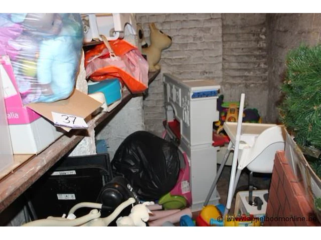Lot diverse wo. kinderspeelgoed, babystoel, enz - afbeelding 1 van  3