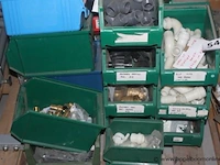 Lot diverse wo. messing koppelingen, bochten, bolkranen - afbeelding 2 van  5