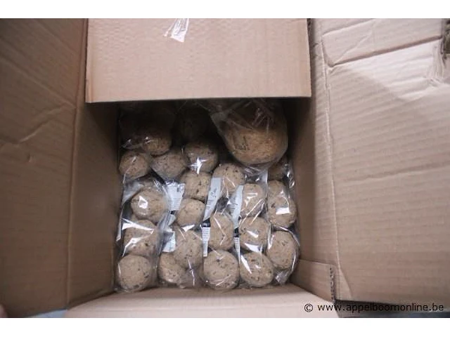 Lot diverse wo. mezenbollen, vogelhuisjes, etc - afbeelding 3 van  4