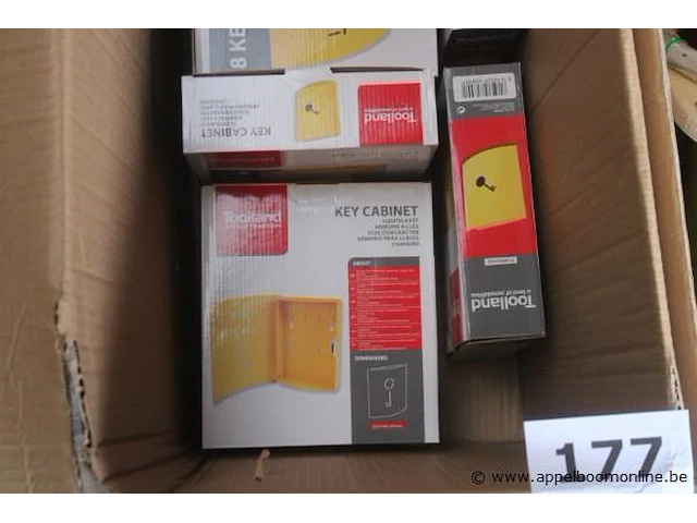 Lot diverse wo. sleutelkastjes, veegblikken - afbeelding 2 van  2