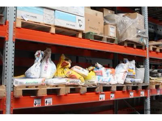 Lot diverse zakken bouwmaterialen wo. cement - afbeelding 1 van  3