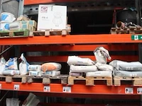 Lot diverse zakken bouwmaterialen wo. cement - afbeelding 2 van  3