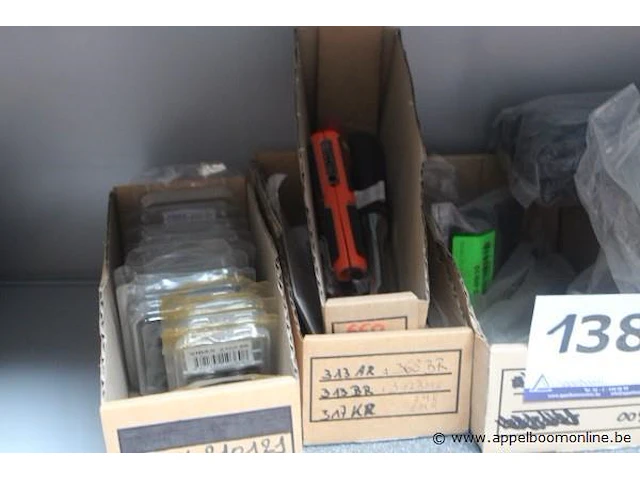 Lot diverse - afbeelding 2 van  4