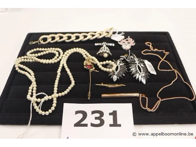 Lot diverse - afbeelding 1 van  3