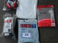 Lot diversen wo protective coverall, werkhandschoenen, oorbeschermers - afbeelding 2 van  4