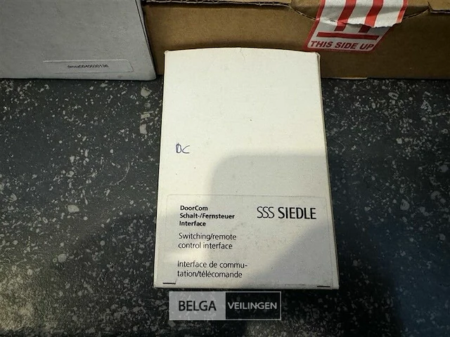 Lot domestia/niko/ siedle - afbeelding 4 van  8