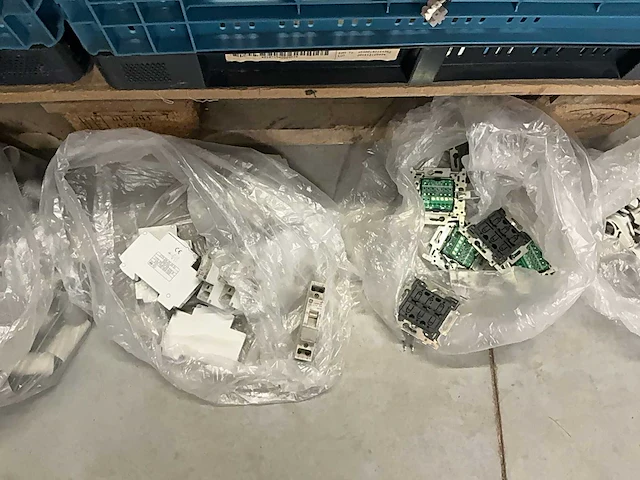 Lot elektriciteit benodigheden - afbeelding 5 van  9