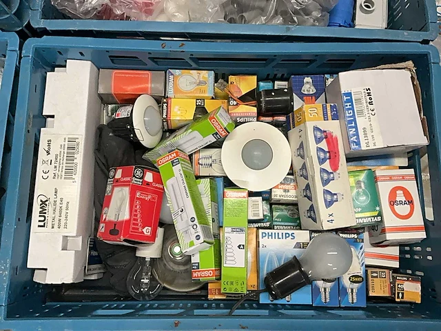 Lot elektriciteit benodigheden - afbeelding 8 van  9
