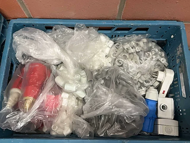 Lot elektriciteit benodigheden - afbeelding 9 van  9