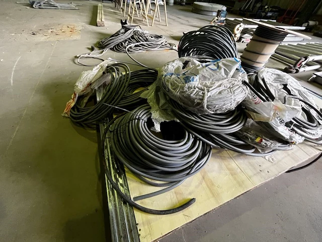 Lot elektriciteitskabel - afbeelding 2 van  7