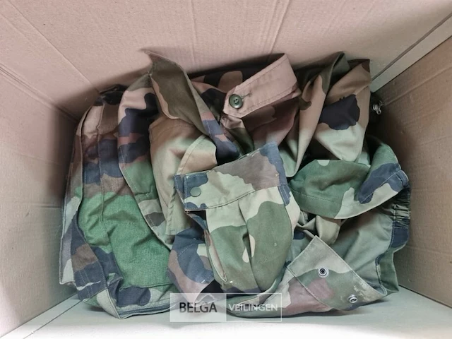 Lot franse legerkleding en uitrusting mix - afbeelding 1 van  5