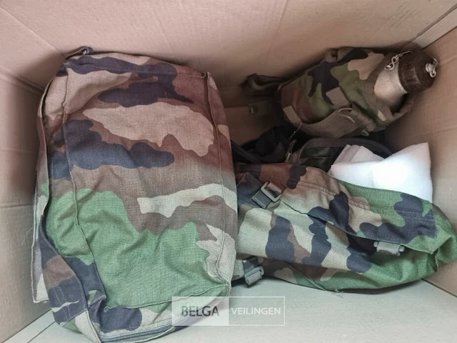 Lot franse legerkleding en uitrusting mix - afbeelding 2 van  5