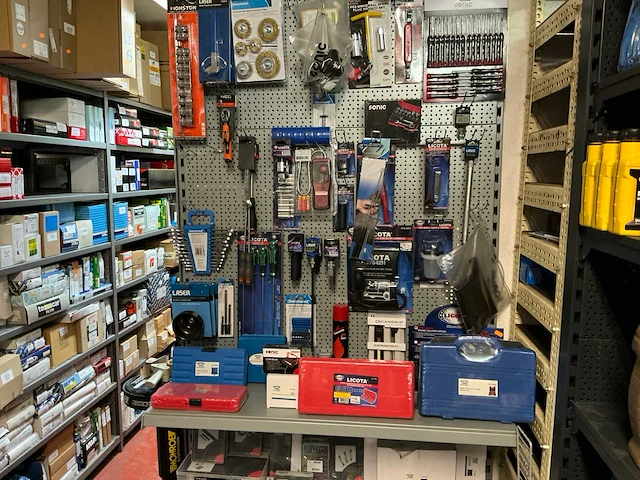 Lot garage gereedschap - afbeelding 1 van  32