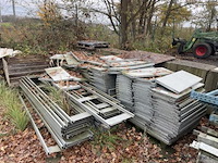 Lot gedemonteerde stelling - afbeelding 1 van  1