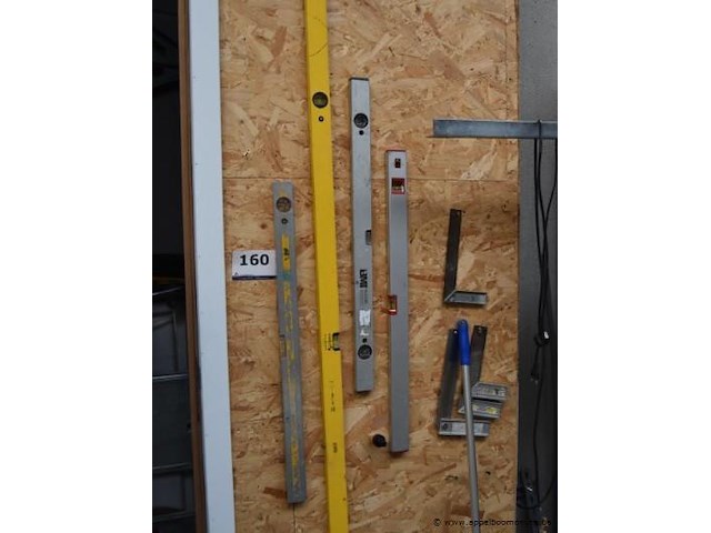 Lot gereedschap wo waterpassers - afbeelding 1 van  1