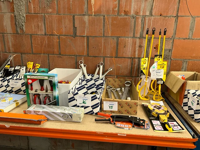 Lot gereedschap - afbeelding 1 van  10