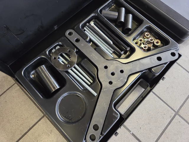 Lot gespecialiseerd renault gereedschappen - afbeelding 14 van  38