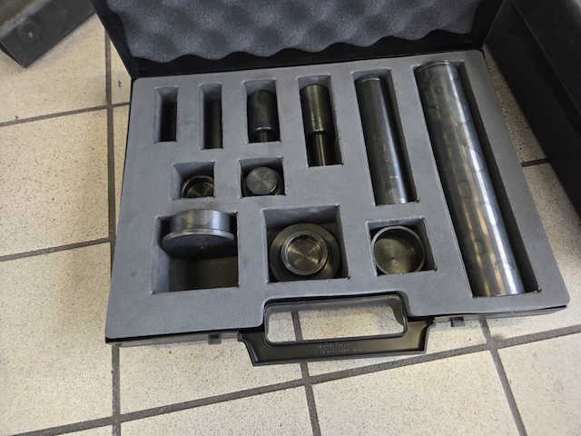 Lot gespecialiseerd renault gereedschappen - afbeelding 16 van  38