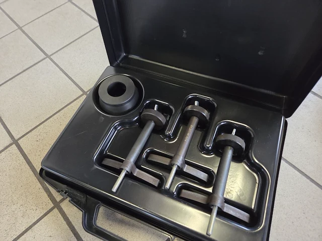 Lot gespecialiseerd renault gereedschappen - afbeelding 19 van  38