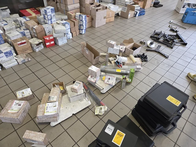 Lot gespecialiseerd renault gereedschappen - afbeelding 20 van  38