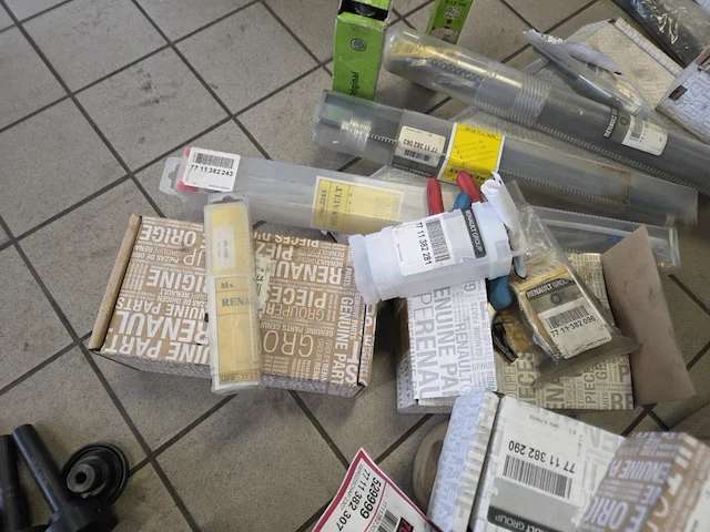 Lot gespecialiseerd renault gereedschappen - afbeelding 28 van  38