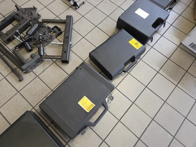 Lot gespecialiseerd renault gereedschappen - afbeelding 33 van  38