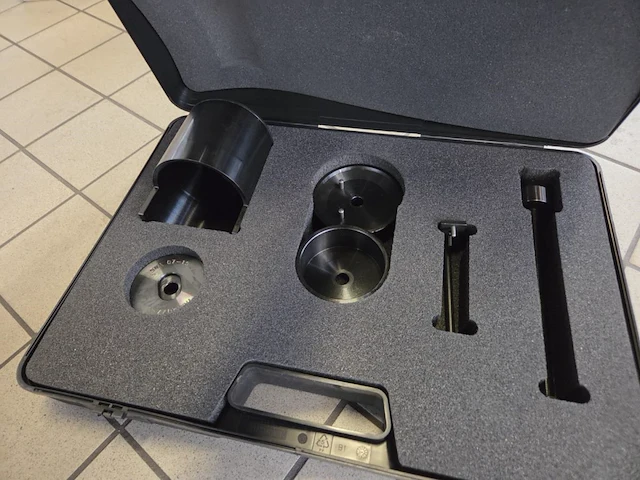 Lot gespecialiseerd renault gereedschappen - afbeelding 38 van  38