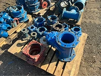 Lot gietijzeren afsluiters, kranen,koppelingen (200x) - afbeelding 6 van  32