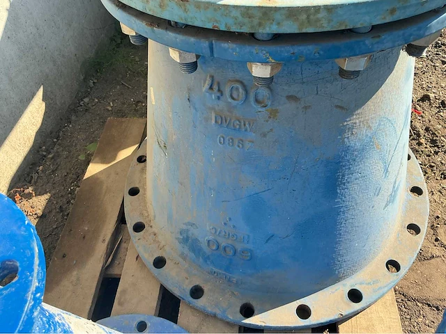 Lot gietijzeren afsluiters, kranen,koppelingen (200x) - afbeelding 10 van  32