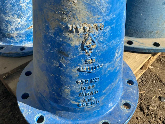 Lot gietijzeren afsluiters, kranen,koppelingen (200x) - afbeelding 13 van  32