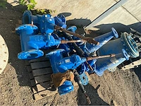 Lot gietijzeren afsluiters, kranen,koppelingen (200x) - afbeelding 27 van  32