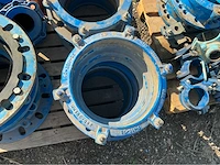 Lot gietijzeren afsluiters, kranen,koppelingen (200x) - afbeelding 31 van  32