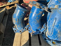 Lot gietijzeren afsluiters, kranen,koppelingen (200x) - afbeelding 2 van  32