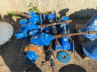 Lot gietijzeren afsluiters, kranen,koppelingen (200x) - afbeelding 3 van  32