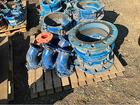 Lot gietijzeren afsluiters, kranen,koppelingen (200x) - afbeelding 5 van  32