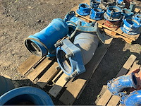 Lot gietijzeren afsluiters, kranen,koppelingen (200x) - afbeelding 11 van  32